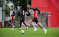 Jogadores do Benfica preparam o jogo com o V. Guimarães