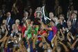 Os festejos do Barcelona após conquista da Taça do Rei, frente ao Real Madrid