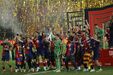 Os festejos do Barcelona após conquista da Taça do Rei, frente ao Real Madrid