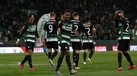 Geny Catamo celebra com a equipa o golo apontado ao Rio Ave, na primeira mão da meia-final da Taça de Portugal 2024/25
