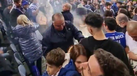 Ultras do Benfica arremessaram tocha para cima dos adeptos do FC Porto: havia crianças no local