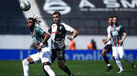 Chico Banza e Menino durante o E. Amadora-Farense