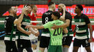 Equipa de voleibol do Sporting festeja