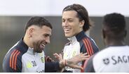 Otamendi e Carreras riem no treino