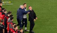 Mourinho aperta nariz do treinador do Galatasaray após ser eliminado nos 'quartos' da Taça da Turquia