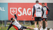 Jogadores do Benfica preparam o jogo com o V. Guimarães