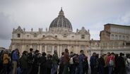 Milhares prestam última homenagem ao Papa no Vaticano