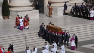Caixão do Papa Francisco na Praça de São Pedro para o último adeus