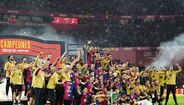 Os festejos do Barcelona após conquista da Taça do Rei, frente ao Real Madrid