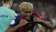 Os festejos do Barcelona após conquista da Taça do Rei, frente ao Real Madrid