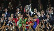 Os festejos do Barcelona após conquista da Taça do Rei, frente ao Real Madrid