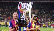 Os festejos do Barcelona após conquista da Taça do Rei, frente ao Real Madrid