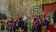 Os festejos do Barcelona após conquista da Taça do Rei, frente ao Real Madrid