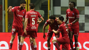 Pablo festeja com os companheiros de equipa