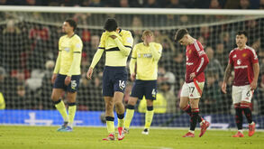 Jogadores do Southampton reagem durante o jogo com o Manchester United
