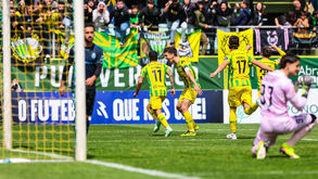 Tondela-Feirense, 2-1: auriverdes consolidam a liderança após reviravolta 