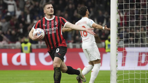 Milan-Fiorentina, 2-2: reação só chegou para o empate