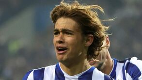 O plano de Villas-Boas para Rodrigo Mora: blindagem nos três dígitos e sem margem para conversas