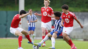 FC Porto e Benfica empatam em clássico de juvenis frenético e com seis golos 