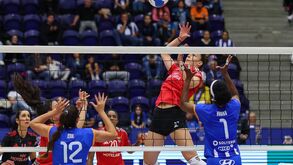Benfica vence FC Porto no Dragão Arena e fica a um triunfo da final do playoff feminino de voleibol