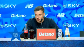 Martín Anselmi: «Deixei a equipa sozinha no relvado no final? Eu estava lá. Vejam»