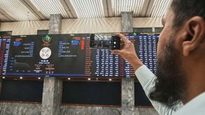 Ninguém escapa: segunda-feira negra arrasa mercados financeiros mundiais