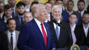 Trump ameaça China com taxa adicional de 50% sobre tarifas de retaliação de Pequim