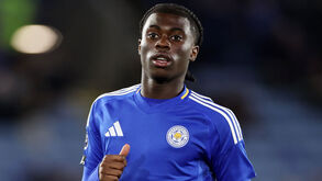 Leicester estreia o 2.º mais jovem de sempre da Premier League: nem pode usar patrocínio na camisola