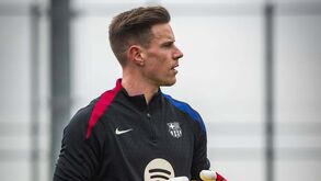 Ter Stegen e a pontaria de Messi: «É o único que, se quiser, consegue atirar-te a bola à cara»