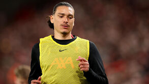 «É tratado de forma diferente. É sempre o problema»: Darwin defendido por técnico uruguaio