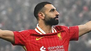 Mohamed Salah e Alessia Russo eleitos futebolistas do ano para os jornalistas ingleses
