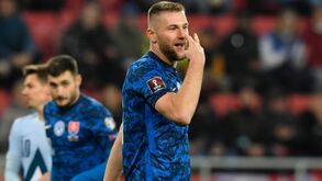 Defesa do emblema turco em destaque