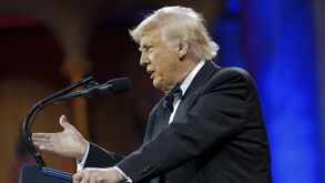 Trump sobe para 125% taxas à China e suspende por 90 dias a mais de 75 países