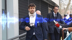 Imprensa espanhola revela áudio de Piqué a chorar em tribunal: «Ninguém paga os danos na minha imagem»