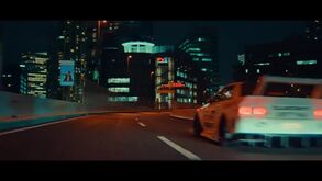 Brutal: Lando Norris acelera Liberty Walk R32 Skyline nas ruas de Tóquio