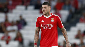 Morato em ação pelo Benfica