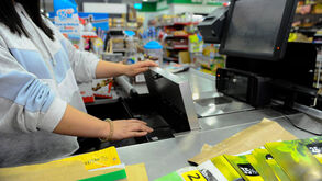 Insólito: mulher espanhola trabalha num supermercado e finge ser muda durante 16 anos