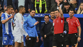 Mbappé expulso frente ao Alavés