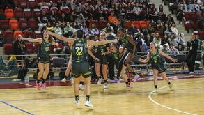 As sub-16 do Porto celebram o título
