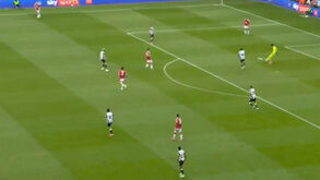 O erro do habitual suplente de Onana que resultou no quarto golo do Newcastle 