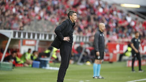 Bruno Lage reage durante o Benfica-Arouca