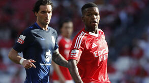 Jason e Florentino no jogo de ontem no Estádio da Luz