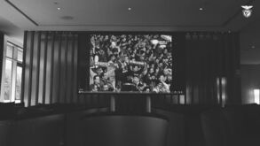 «Oh para esta barriga!»: Benfica mostra bastidores da visita de Miccoli à Luz