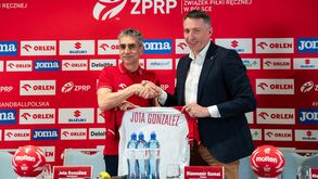 Jota González apresentado na Polónia