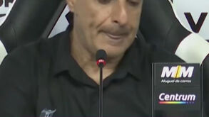 Renato Paiva e o 'problema do futebol brasileiro': «O guarda-redes cai 50 vezes...»