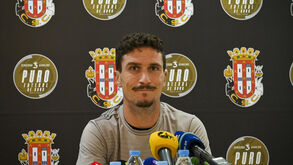 Militão anuncia retirada