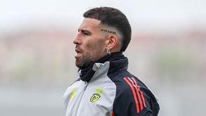 Benfica mostra a nova tatuagem de Otamendi: veja as imagens