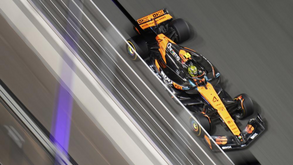 Lando Norris (McLaren) durante a sessão de treinos livres para o GP da Arábia Saudita de Fórmula 1