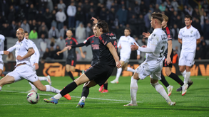 Golo de Carreras foi fundamental para o Benfica sair de Guimarães com os três pontos