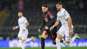 Nélson Oliveira saiu lesionado